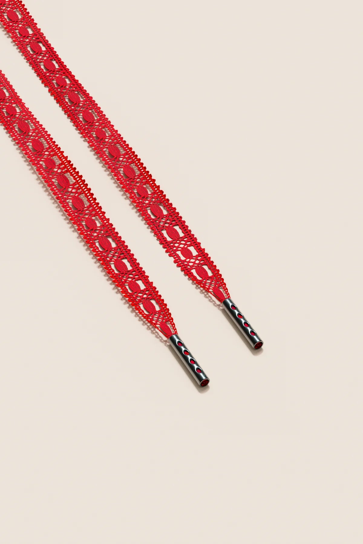 Senkels Pomegranate Crochet Shoelaces with Black Nickel Aglets