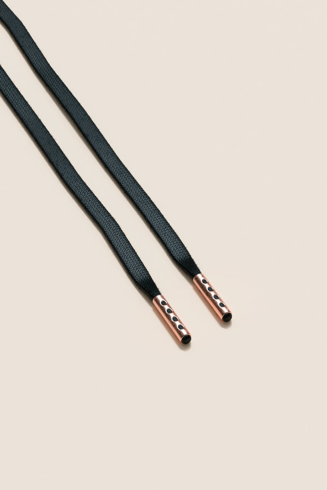 Senkels Black 3mm Flat Waxed Shoelaces with Rose Gold Aglets