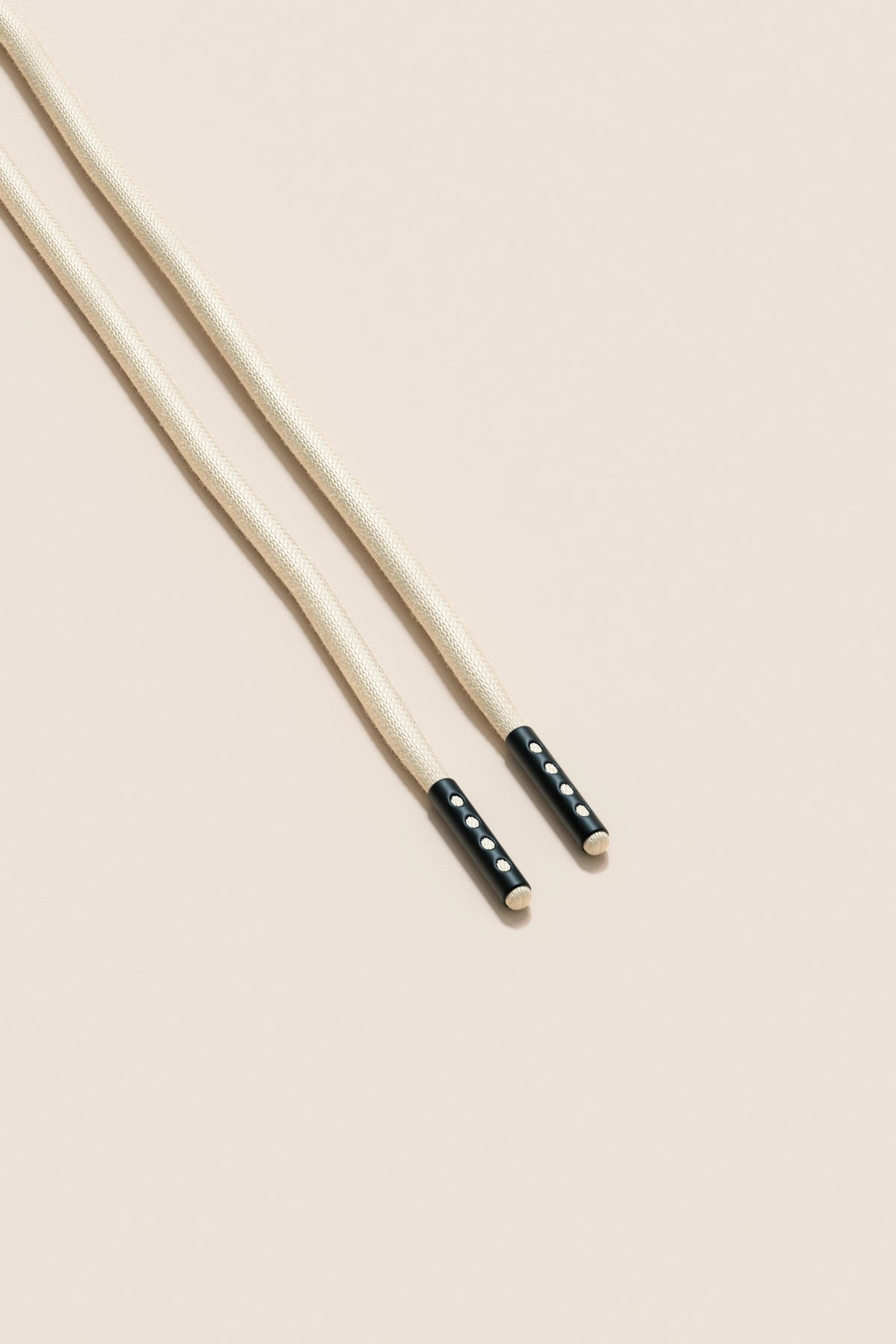 Senkels Cream 4mm Round Waxed Shoelaces with Black Matte Aglets