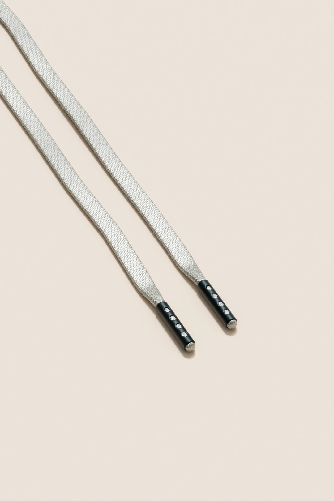 Senkels Light Grey 3mm Flat Waxed Shoelaces with Black Matte Aglets