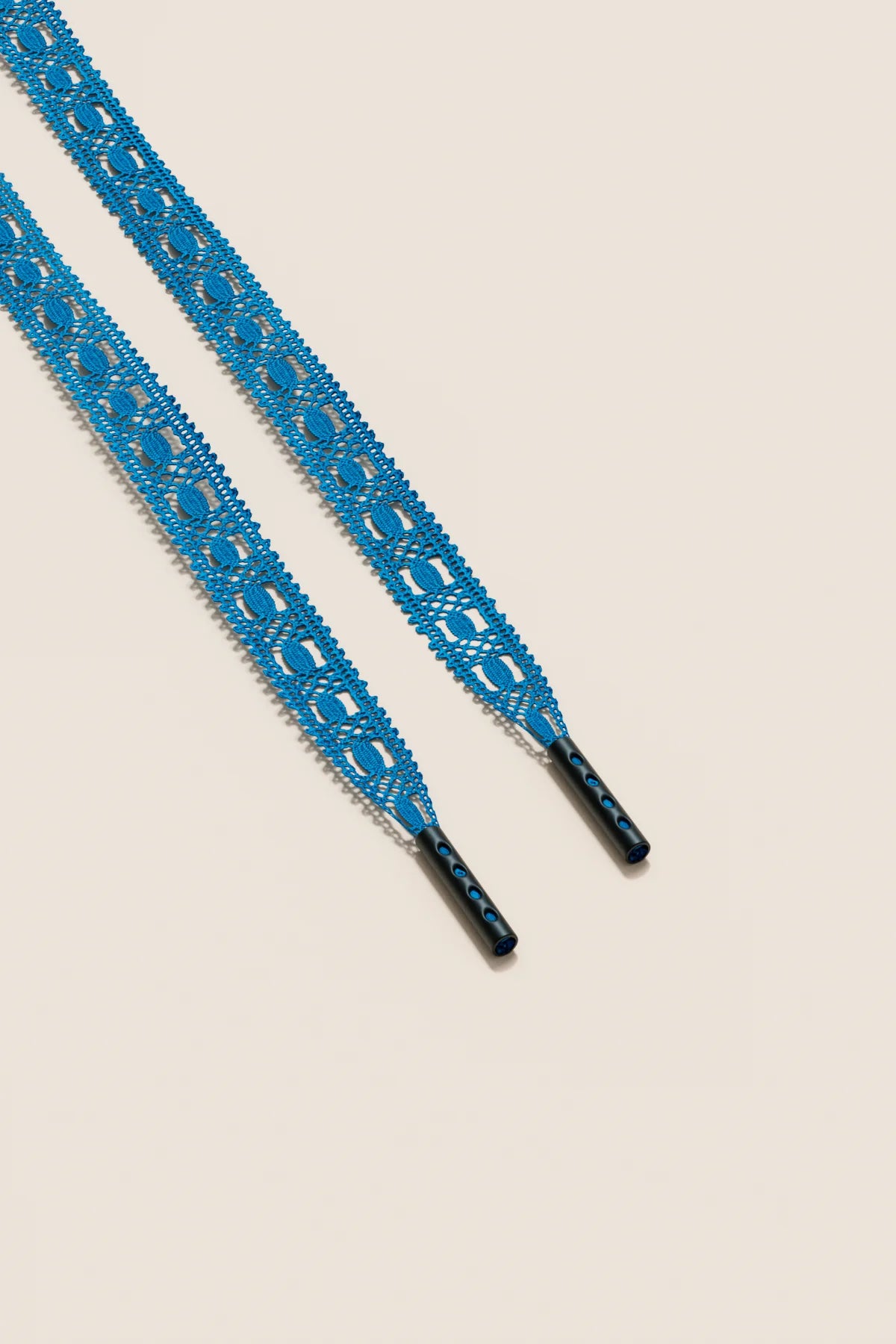 Senkels Mint Green Crochet Shoelaces with Black Matte Aglets