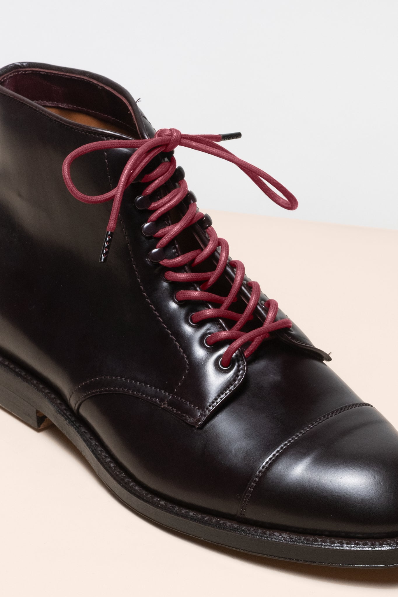 Bordeaux - 4mm round waxed shoelaces for boots and shoes made from 100% organic cotton - Senkels
